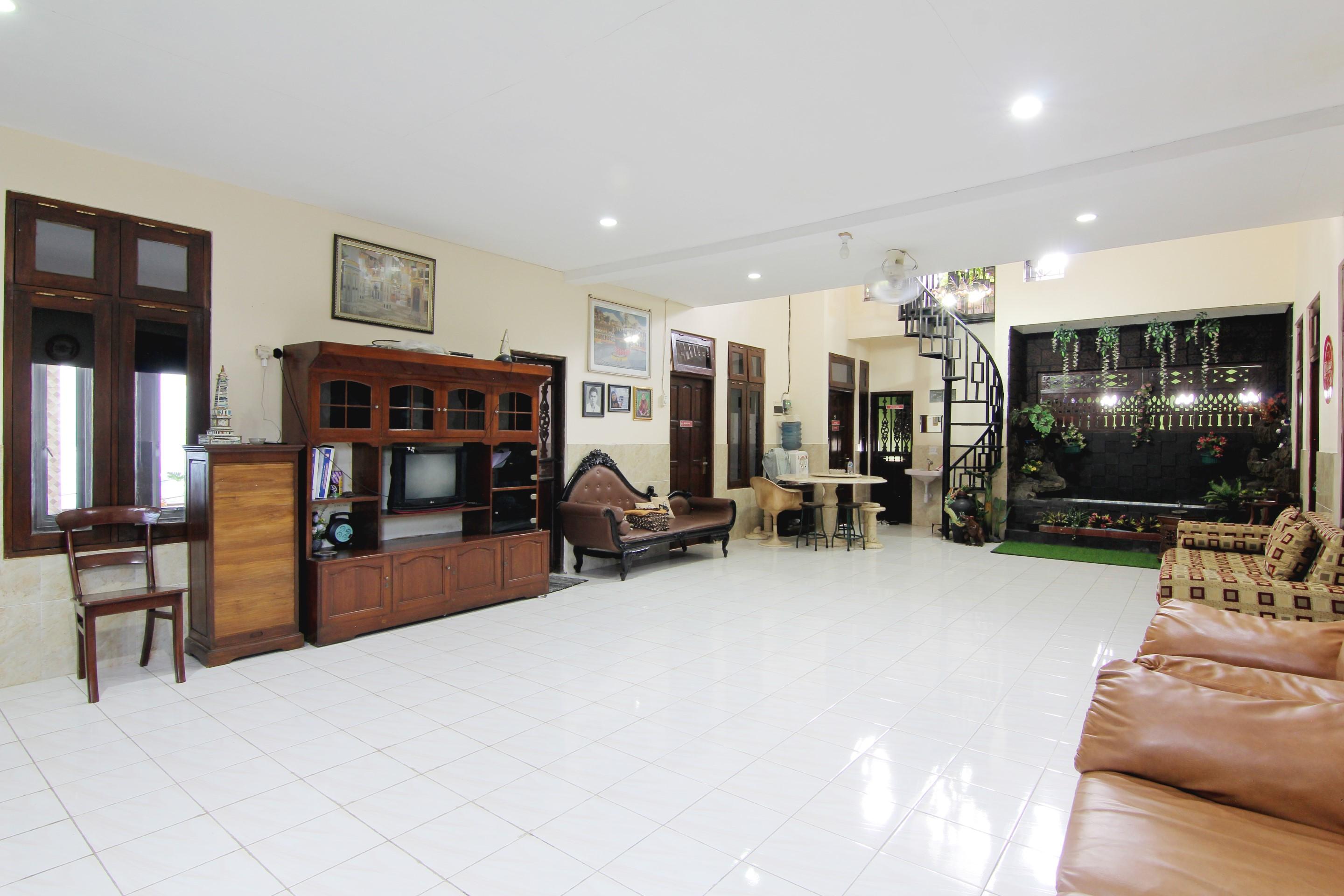 วันเดอร์ลัสต์ Apartment ยอกยาการ์ตา ภายนอก รูปภาพ
