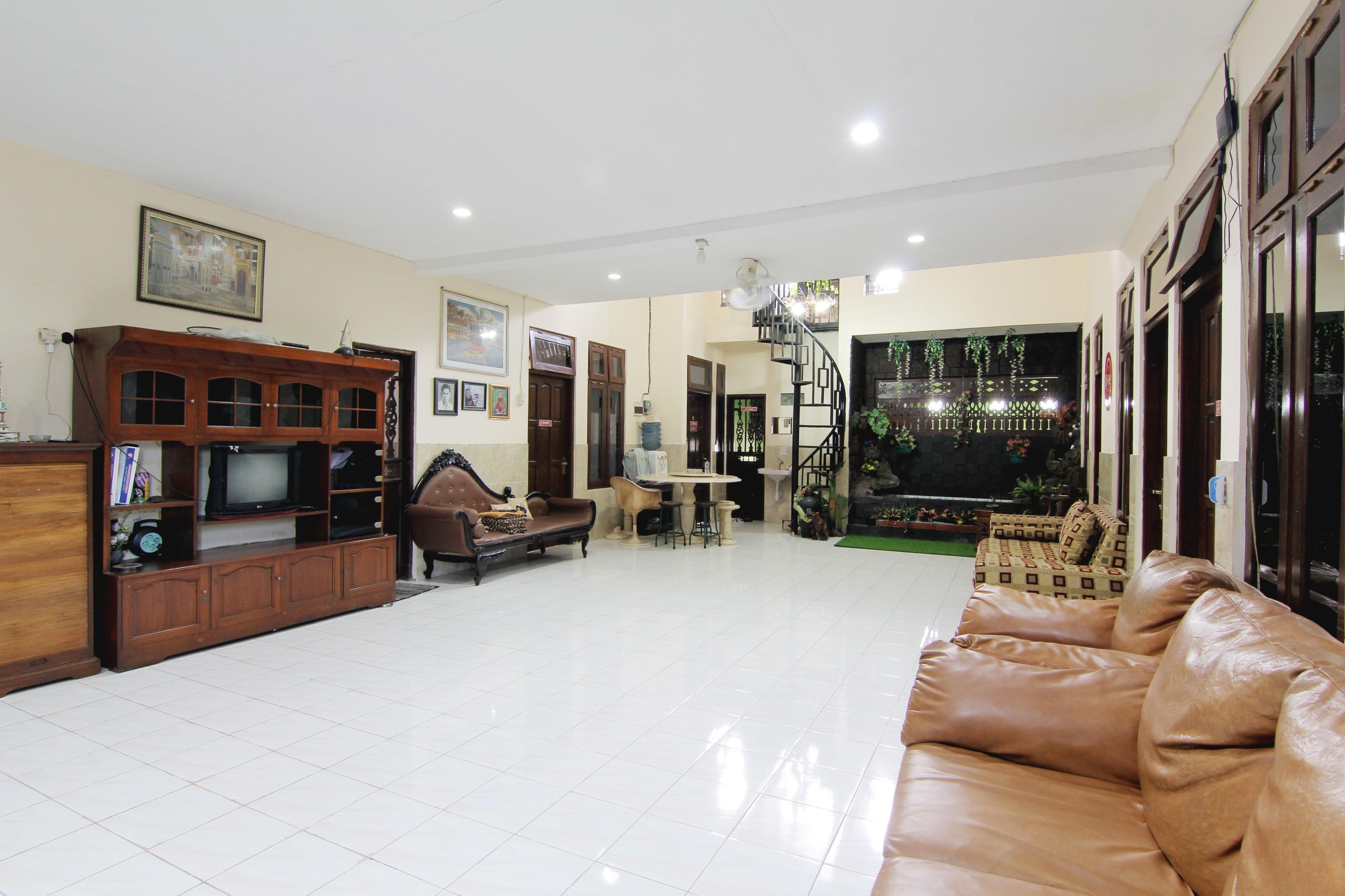 วันเดอร์ลัสต์ Apartment ยอกยาการ์ตา ภายนอก รูปภาพ